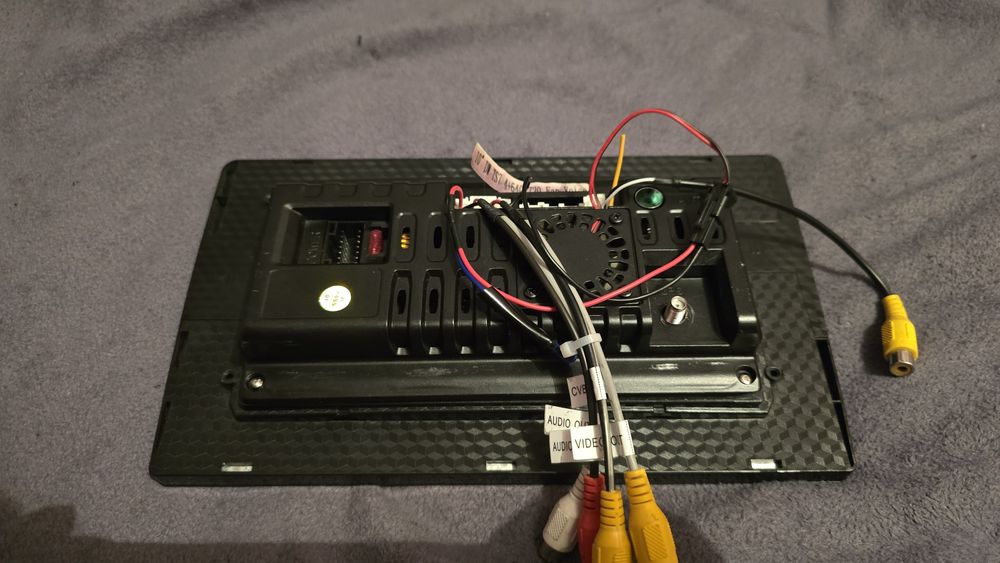 Продам android рабочий 4/64gb