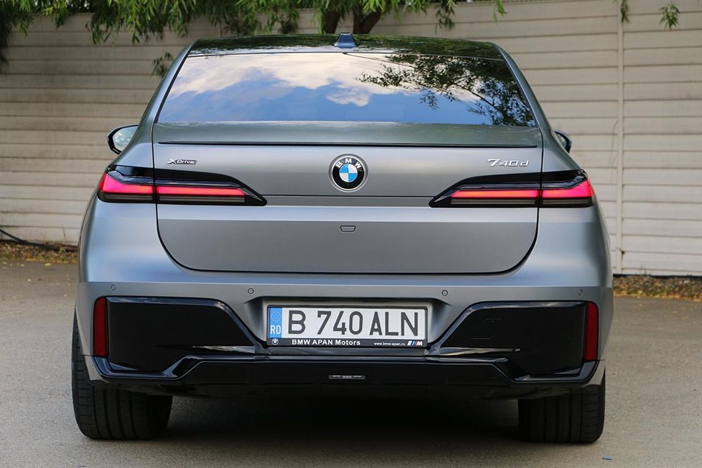 BMW Seria 7 2023 — imagine 3