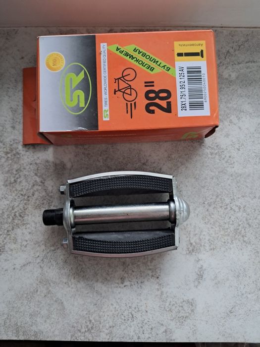 Продам велокамеру 28 и левую педаль