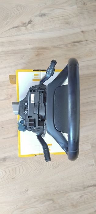 Продавам мултифункционален волан с аербег airbag и лентов кабел + лост