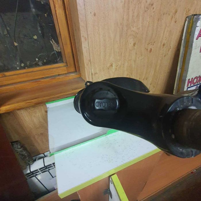 Велосипед впередный вилка амортизатор.