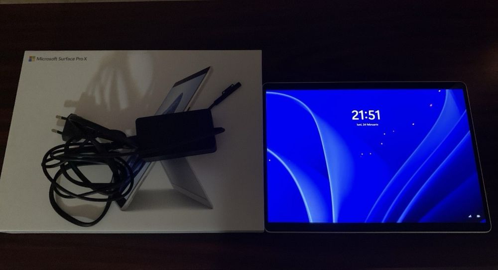 Microsoft Surface Pro X – Model 1876, varianta premium