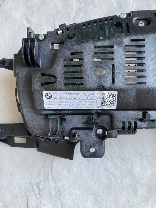 BMW 4 series G22 дигитален дисплей навигация километраж табло