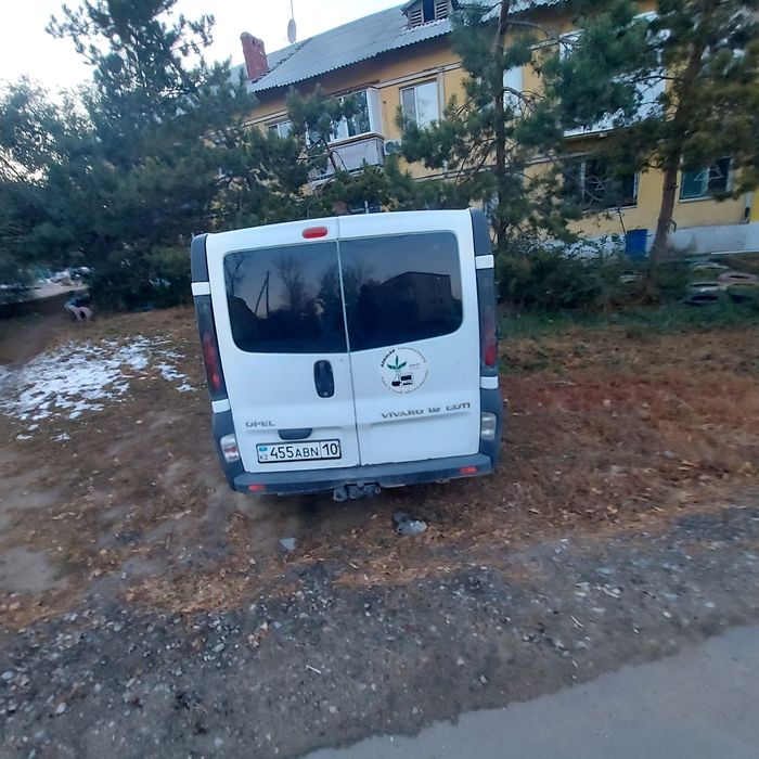 грузовой бус 2004 года