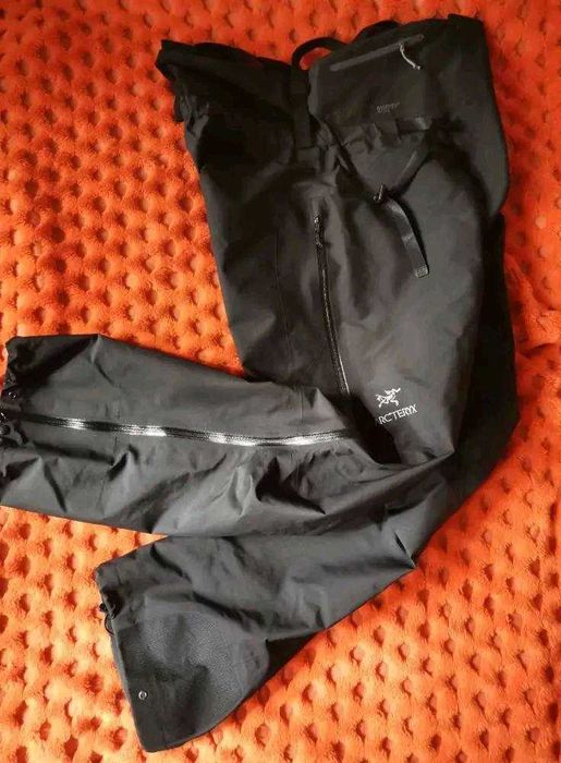 ARCTERYX Theta SV Bib 
Премиум клас
Оригинал
Мъжки гащеризон 2ХЛ-ХЛ