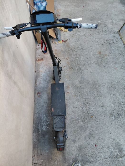 VAND URGENT trotineta electrica kukirin g2(2025) in stare impecabila.