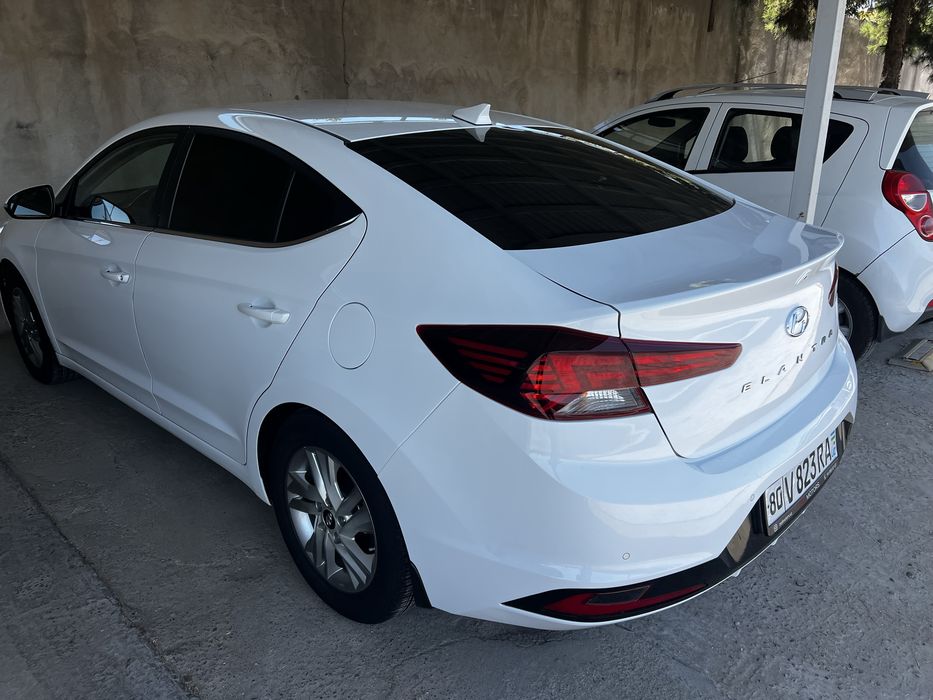 Hyundai Elantra 2020 года