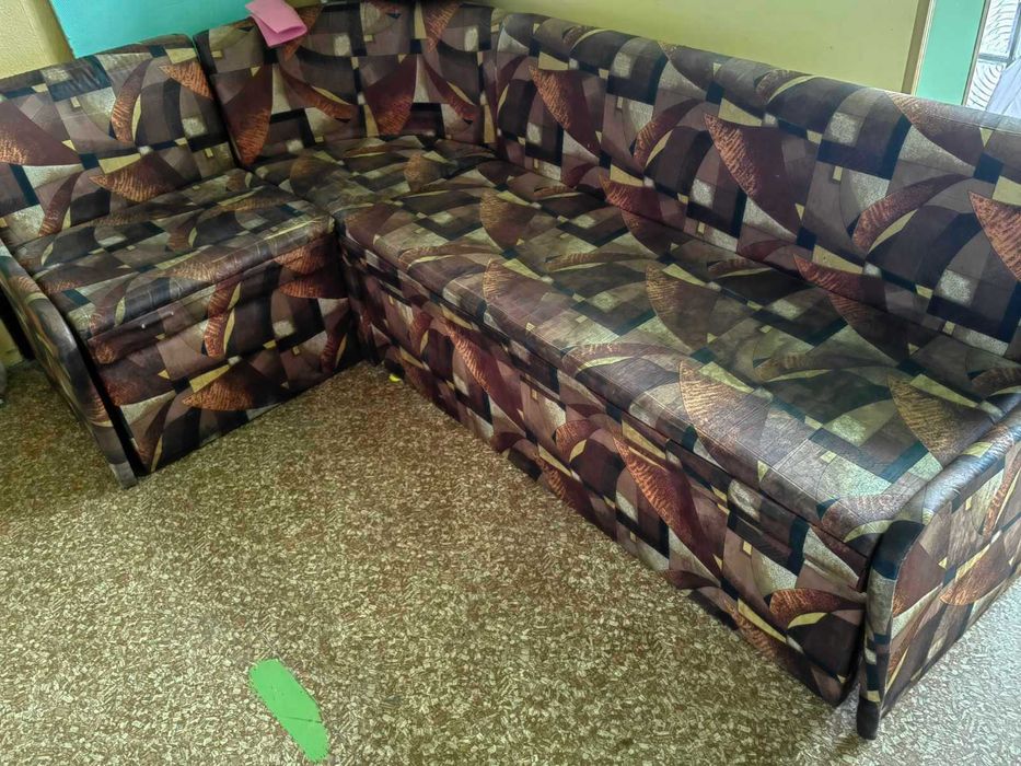 Ъглов кухненски диван