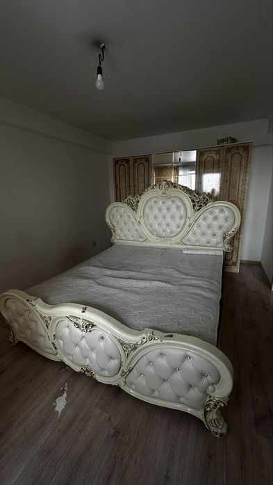 Кровать 200/180 продам с матрацом