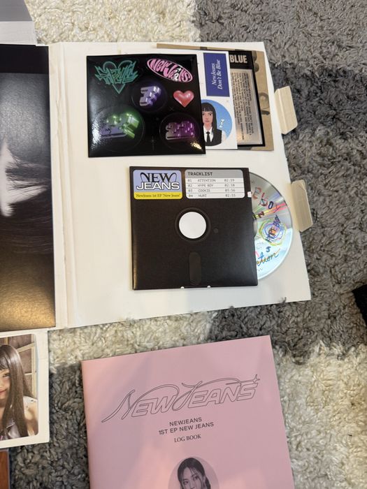 Album k-pop NewJeans Hyein version cd box