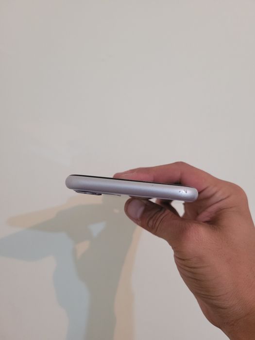 Iphone 11 64 gb sotiladi