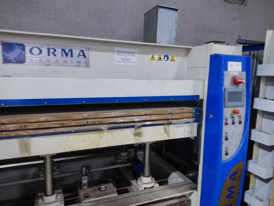 Горячий трехпролетный пресс 2500х1300 ORMA Производитель: Италия