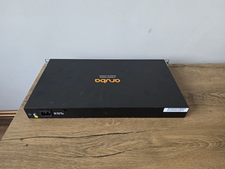 Switch gigabit HP Aruba 2930F  JL260A