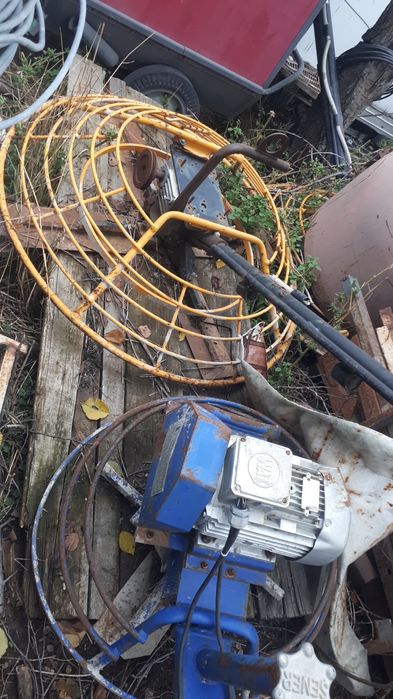 Вертолёт, затирочная машина