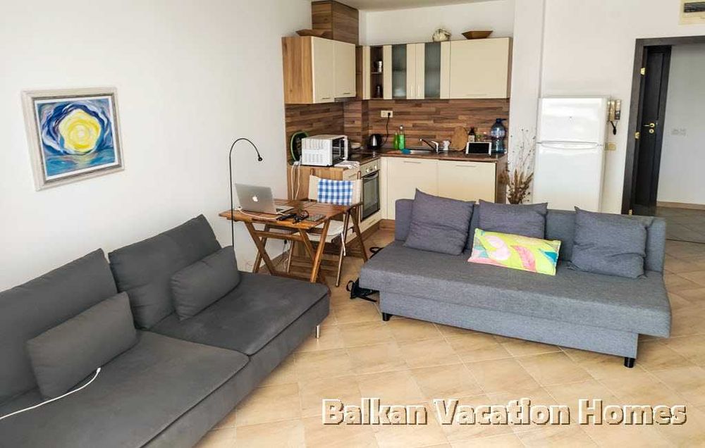 Двустаен апартамент с гледка море в Бяла