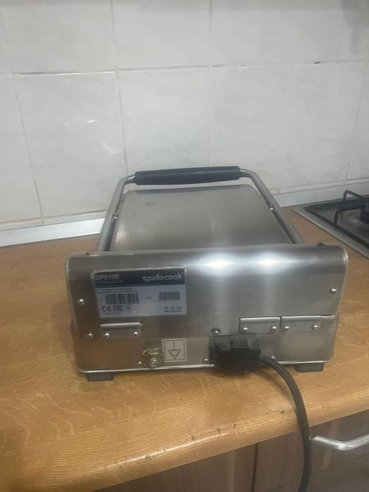 Grill electric nou