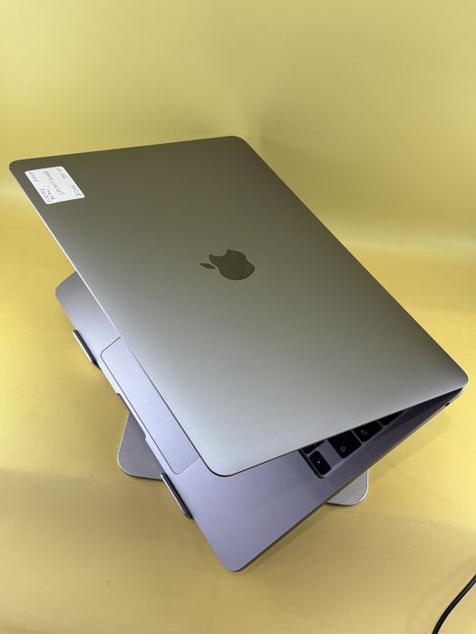 Macbook pro M1 ideal