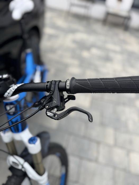 Bicicleta full suspension Trek Slash