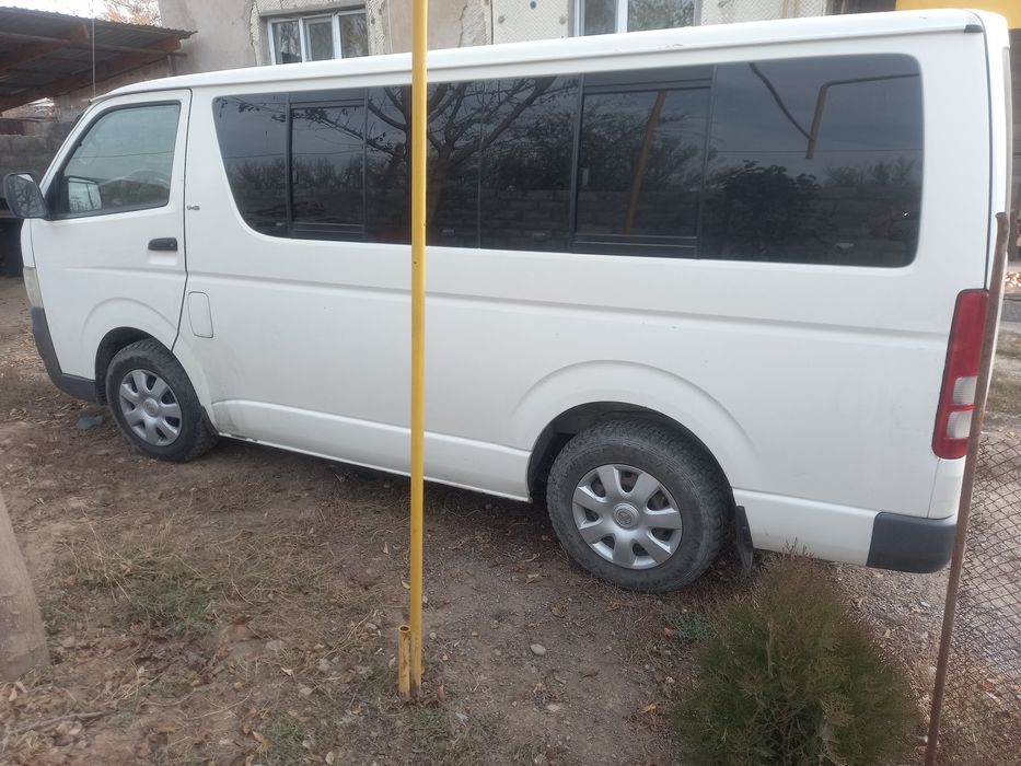 Срочно продаю Хайс Тоета.