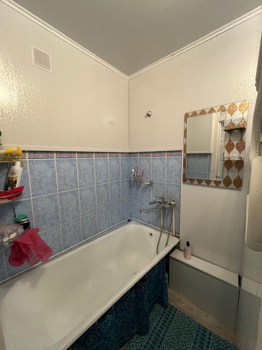 Продаётся 2 ком. р-н стадина Авангард.