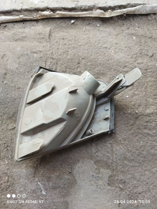 Продам задний колодки тормозные на Мерседес с 180 новые новые и поворо