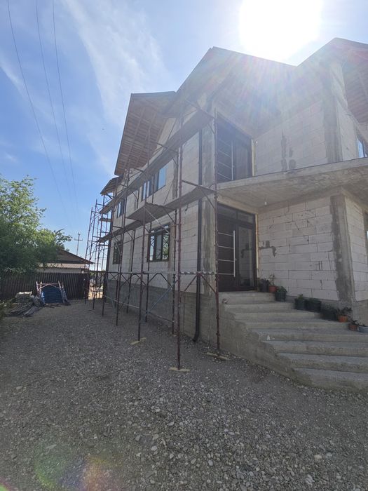 Schela de inchiriat schela ingusta și izolații exterioare