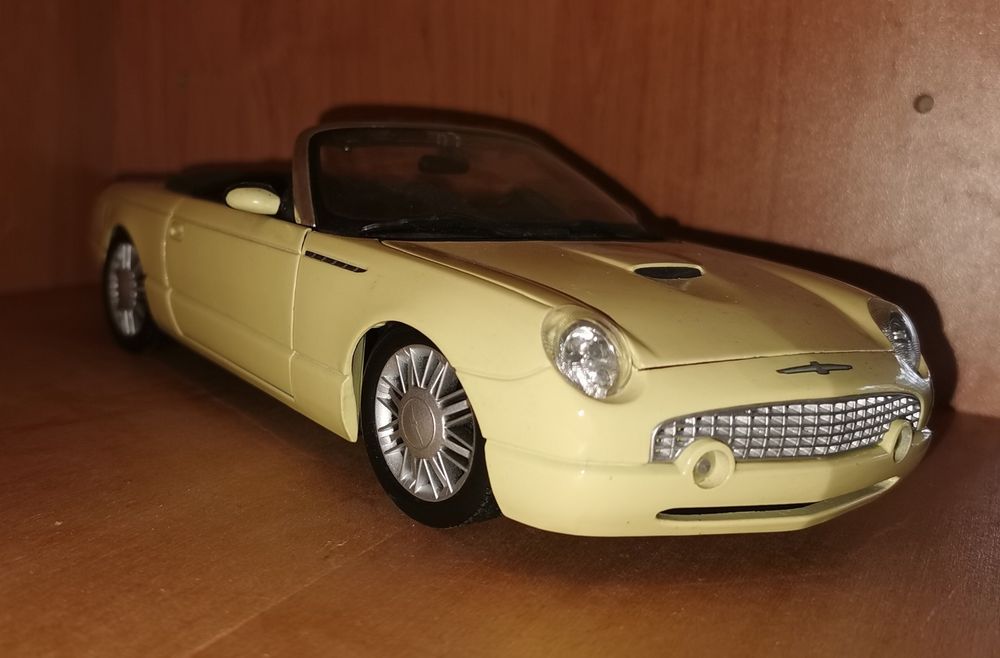 Колекционерски метални колички 1/18