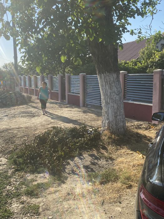 Execut garduri din beton plasa sau tabla