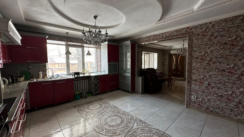 Продаётся двухэтажный дом