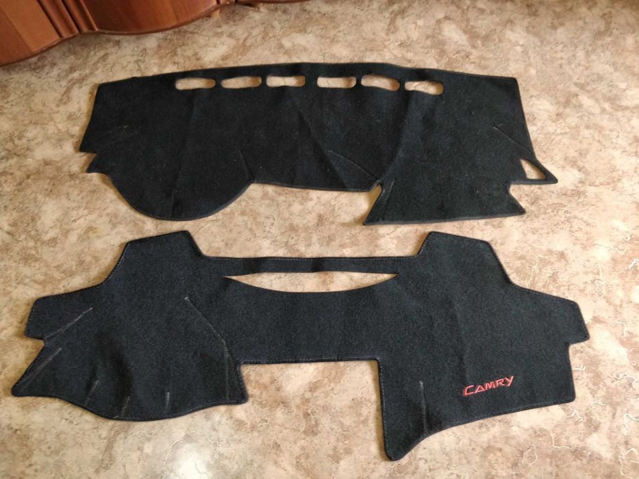 продаю коврики на панель в Camry