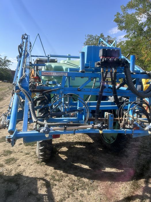 Berthoud Racer 2500 met erbicidat instalatie erbicidat