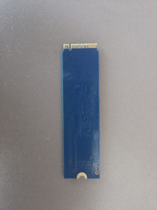 Vând ssd Kingston NV2 2TB