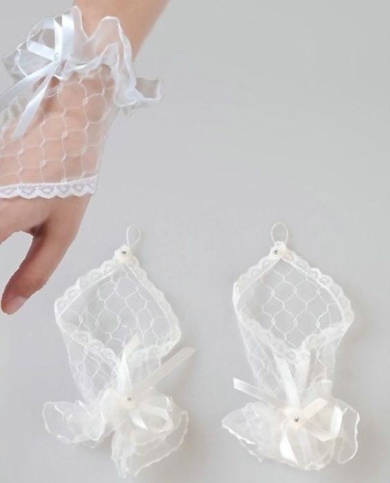 Новые свадебные перчатки за 800