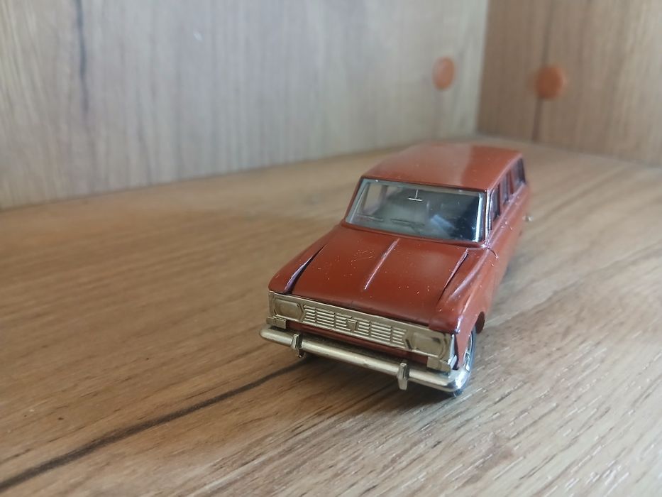 Продаеться Москвич   427 1:43 Ссср  коллекционный