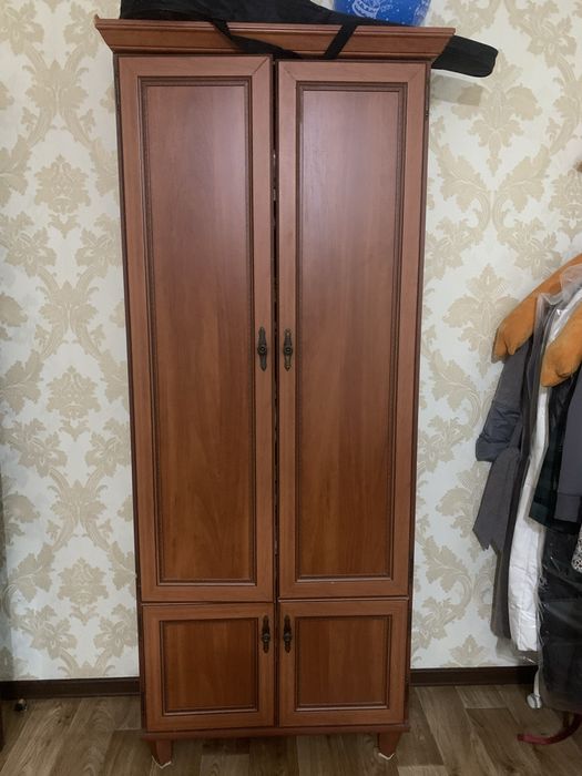 Продам срочно шкаф
