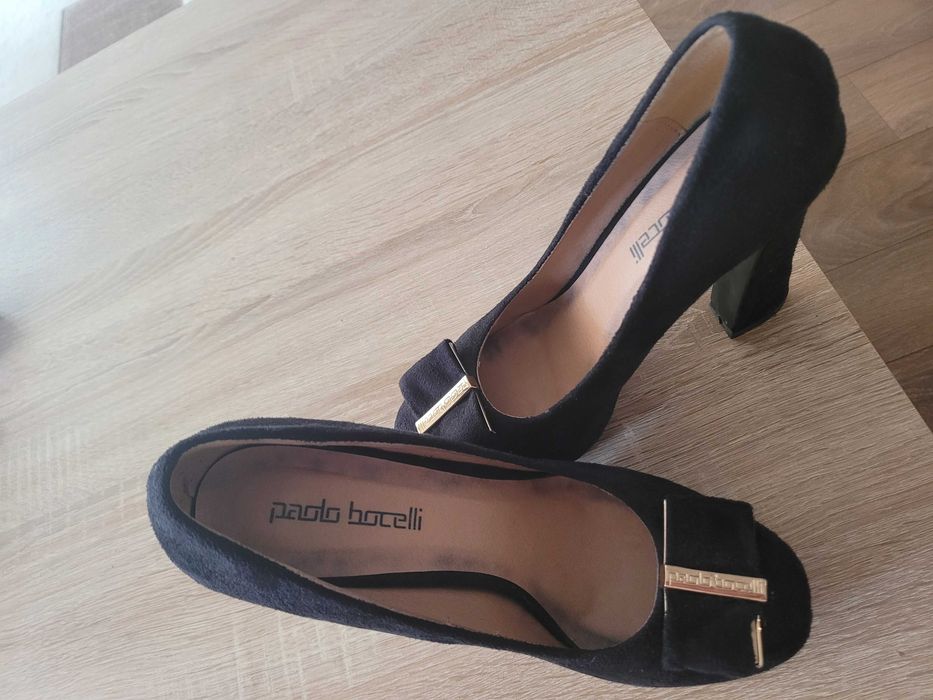 Дамски обувки с висок ток