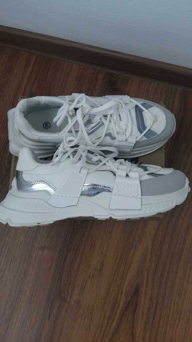 Нови лоуфъри и еспадрили-MOHITO,TOMMY HILFIGER