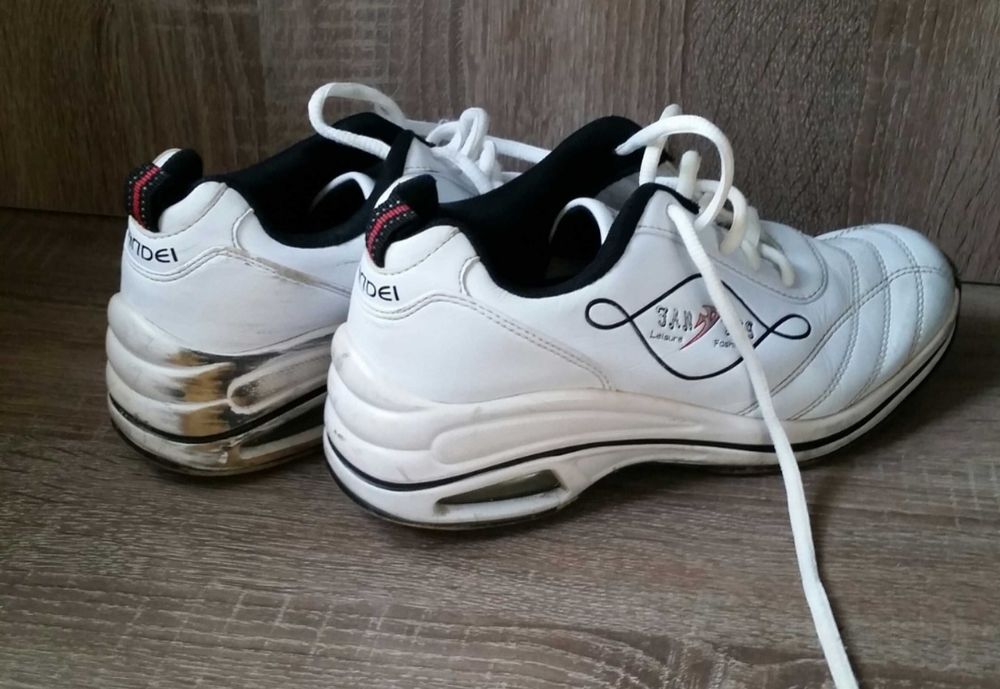 Продам кросовки для подростка