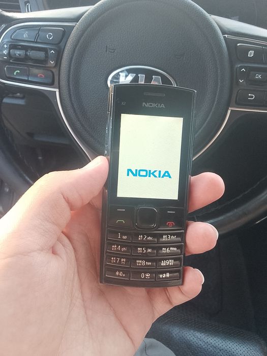 Продажи телефона Nokia X2