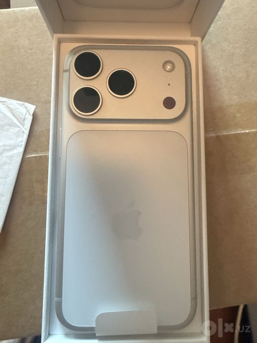 Iphone 17 Silver 256gb НОВЫЙ, с Америки, есть чек от Apple store.IMEI