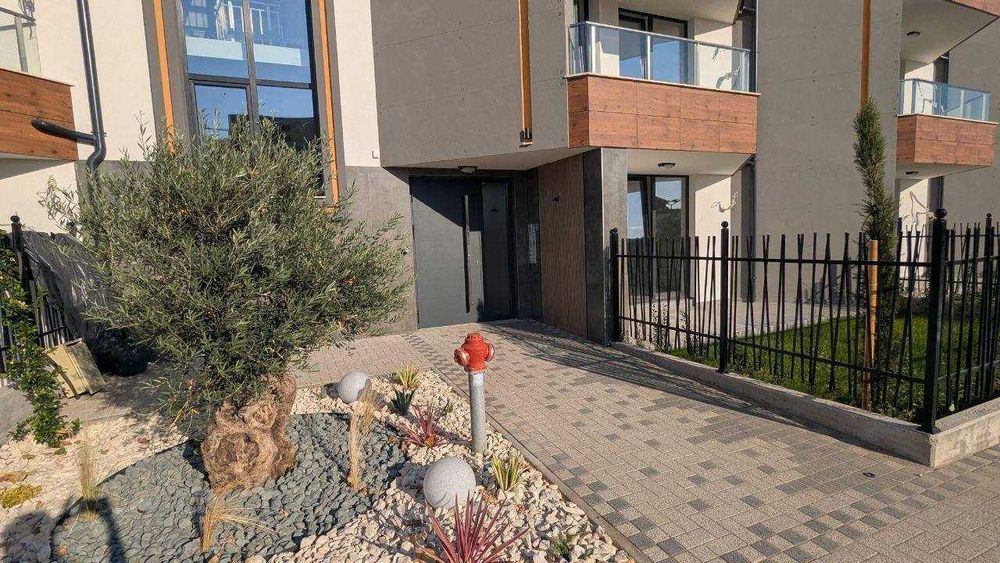 Продава се Двустаен апартамент в Бургас, Център - 68 кв.м за 1868 €/кв.м - Снимка #5