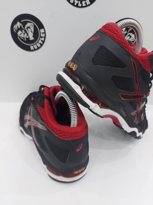 Маратонки ASICS. Номер 37.5