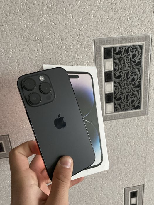 срочно продаю Айфон  14 про