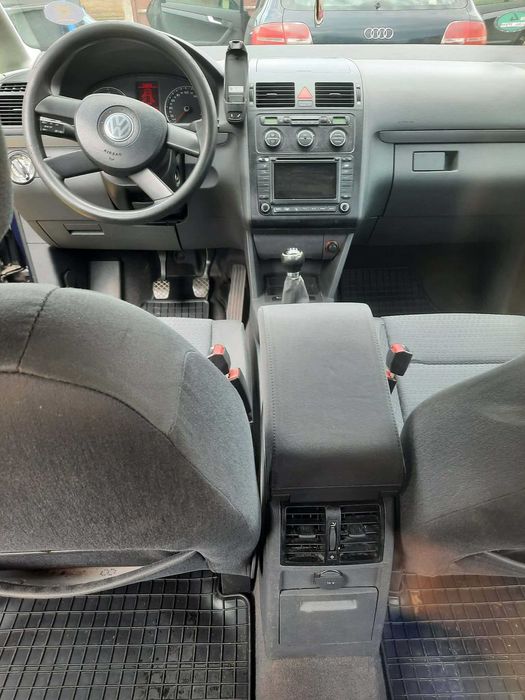 VOLKSWAGEN Touran 2004 — imagine 4