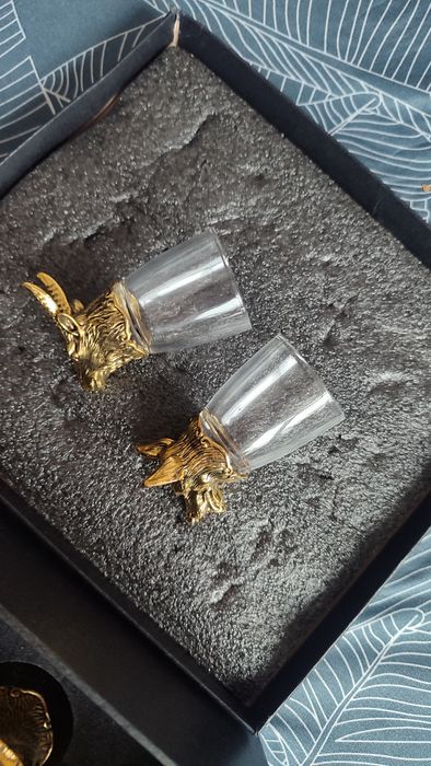 Продается набор рюмок (коллекционные)