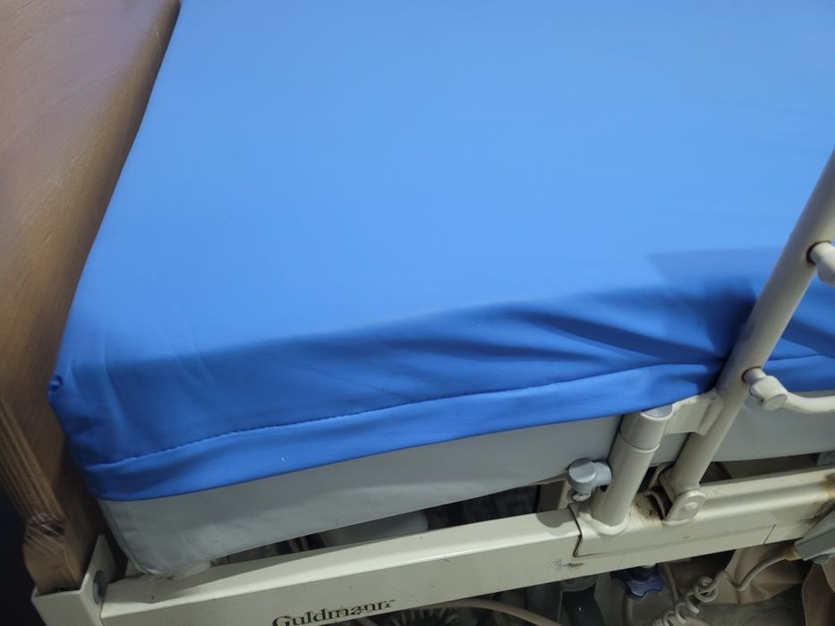 Pat electric pentru bolnavi cu saltea antiescare