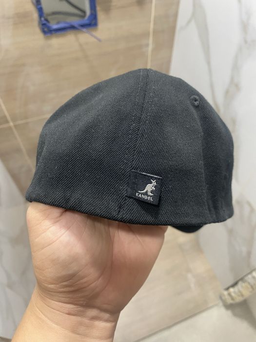 Продам бейсболку кангол kangol