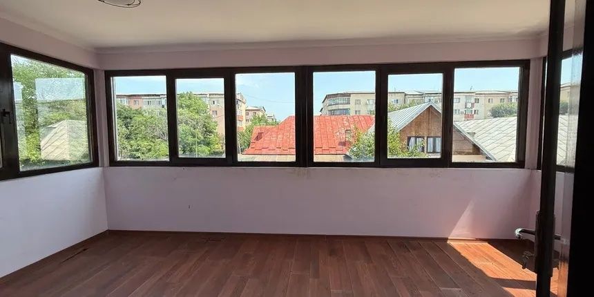 CASA/vila de vanzare Targoviste