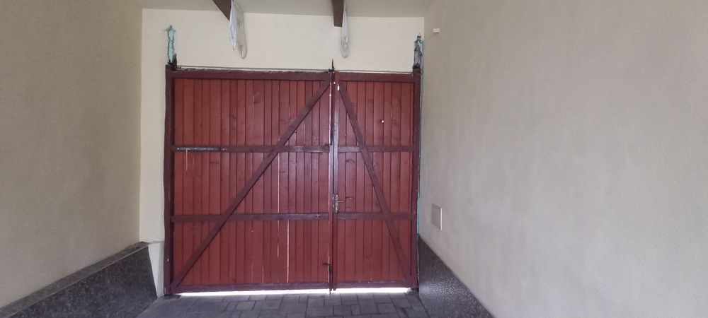 Vând Poarta din lemn de Brad!