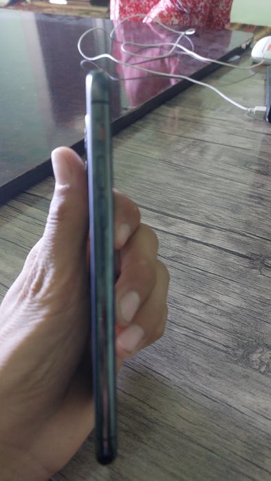 Iphone 11 pro koropka dakument bor holati  ideal fs id ishlaydi